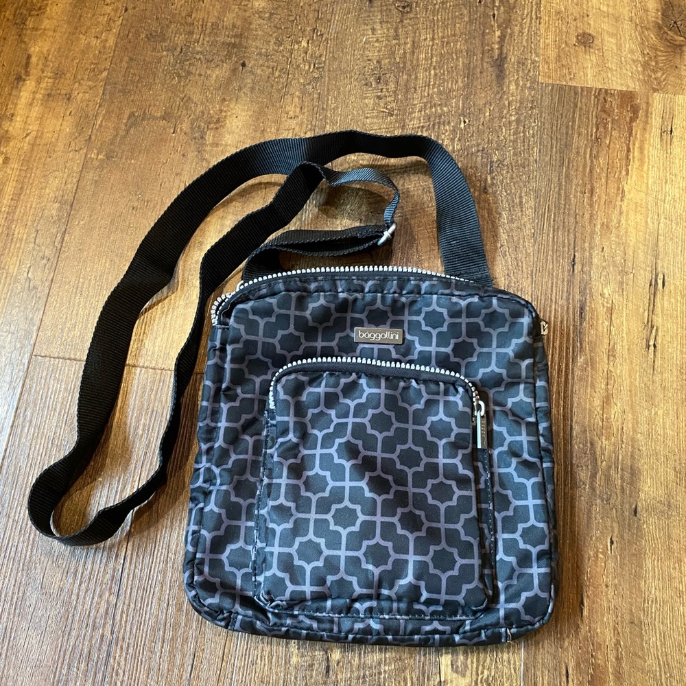 Baggallini purse